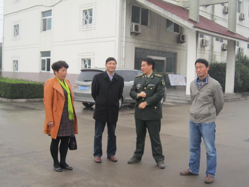 桂林海营长和肖加平校长等亲切交流